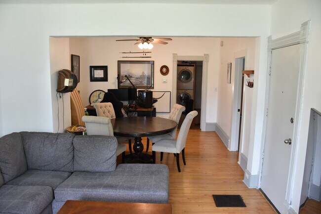 Foto del edificio - 2411 Fillmore St NE