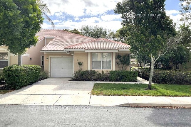 Building Photo - 303 E Coral Trace Cir