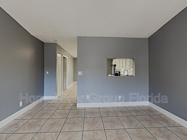 Foto del edificio - 5863 Triphammer Rd