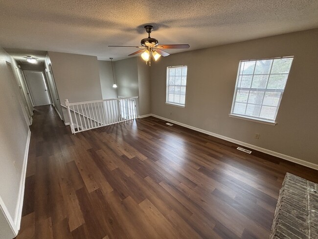 Building Photo - 1549 Moseley Ln