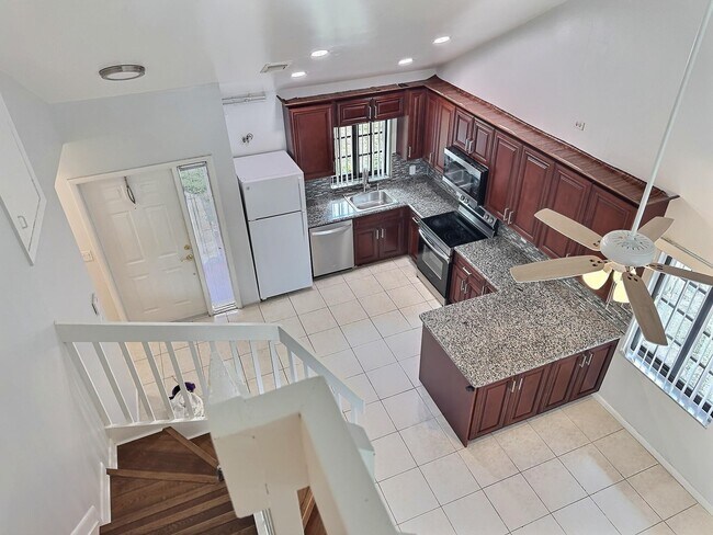 Foto del edificio - 2652 Riverside Dr