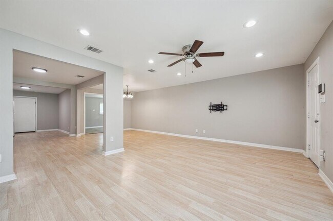 Foto del edificio - 5902 Southington St