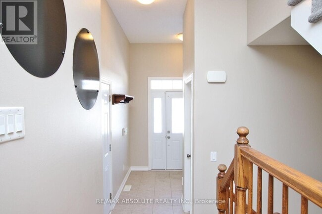 Building Photo - 346 Glenbrae Ave