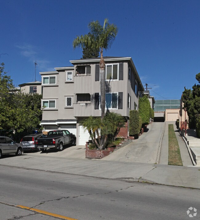 Building Photo - 3373 Rowena Avenue