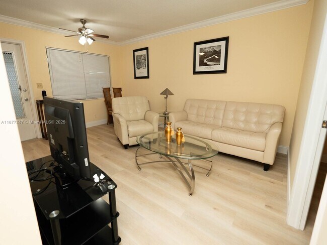Foto del edificio - 2121 NE 42nd Ct