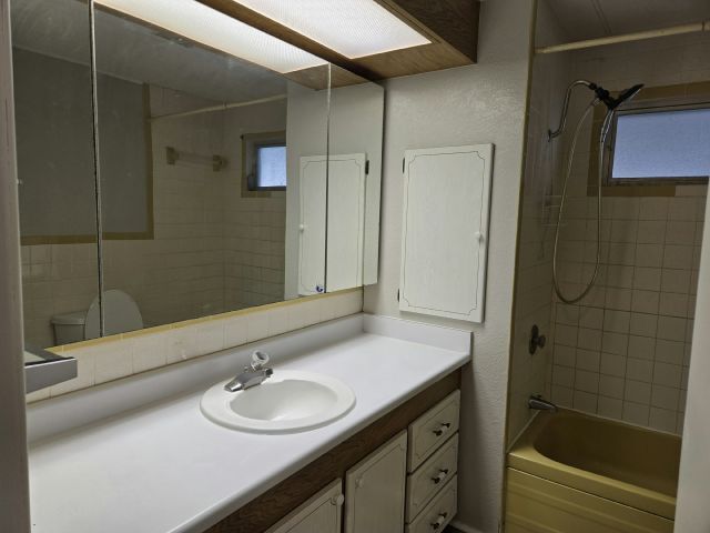 Building Photo - 110 49th Ave W