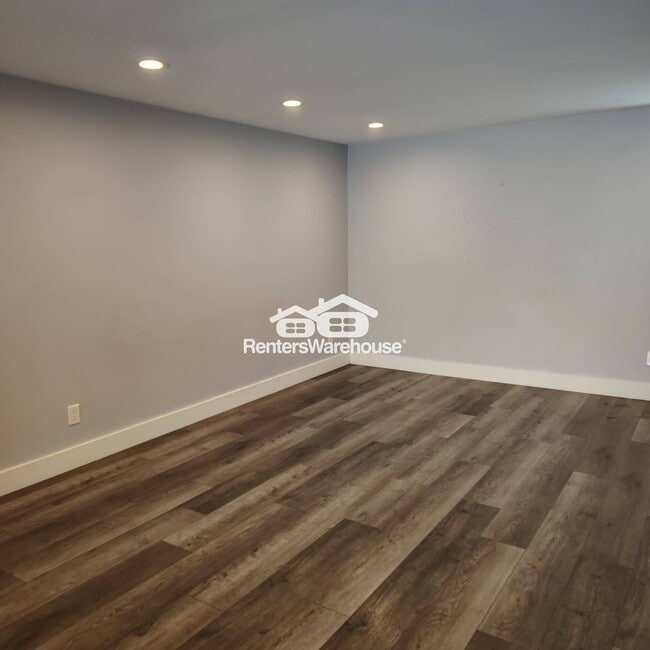 Foto del edificio - 4950 N Miller Rd