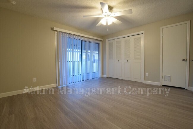 Building Photo - 3325 N Westmoreland Dr