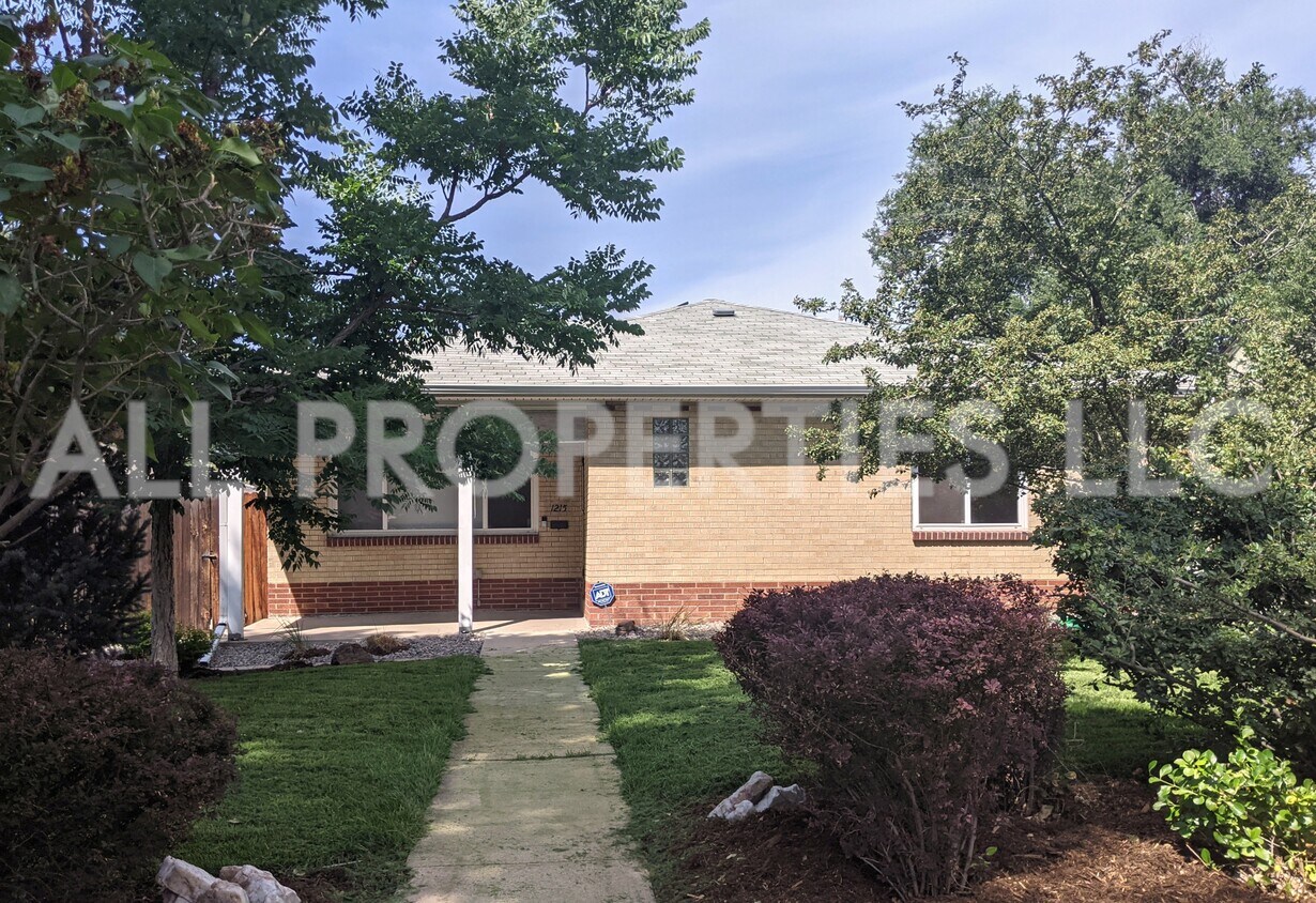 Primary Photo - 1215 Cherry St