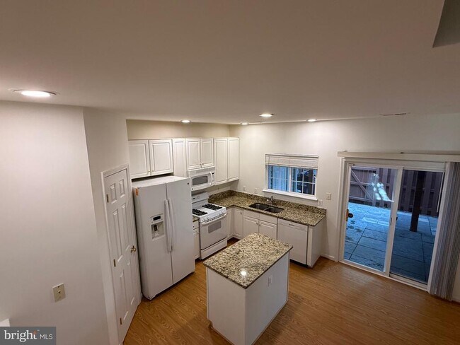 Foto del edificio - 2427 Dew Meadow Ct