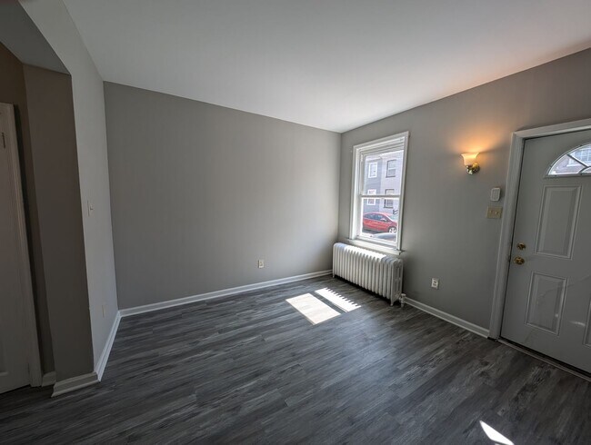 Building Photo - Beautiful Remodeled 4 Bedroom Home