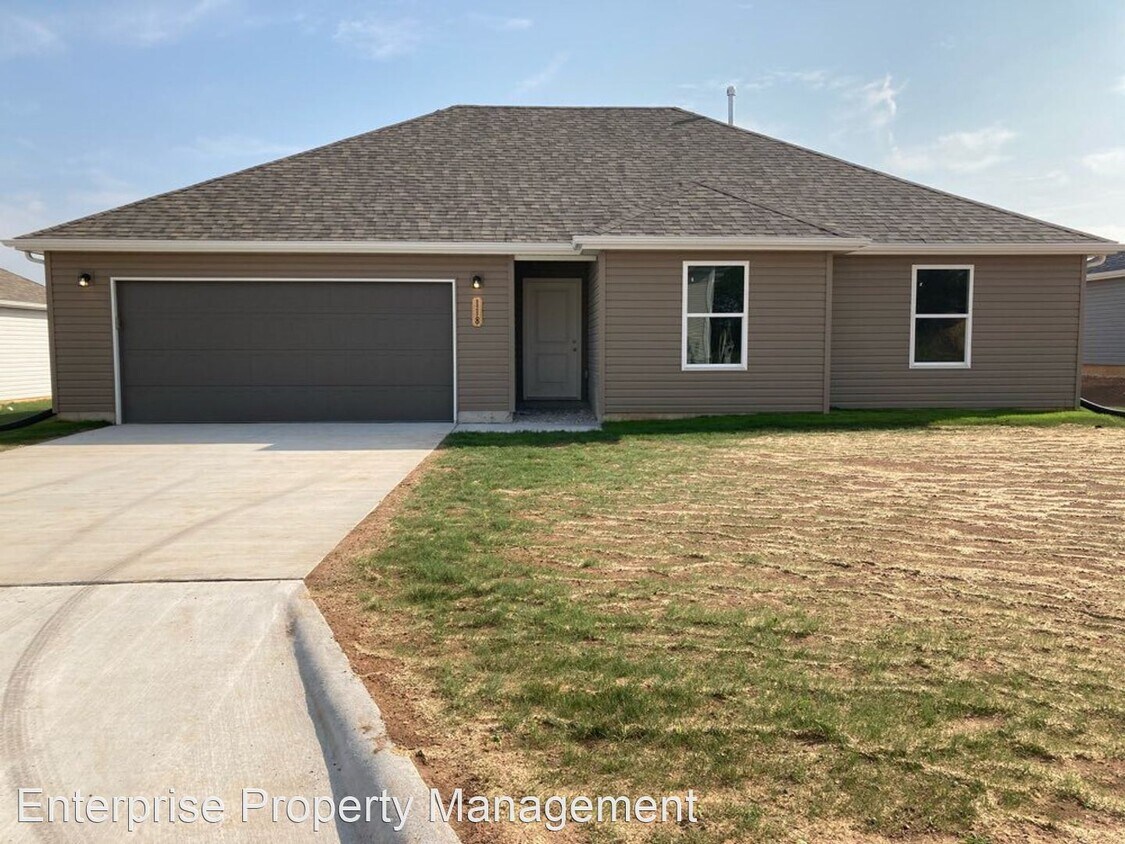 Primary Photo - 3 br, 2 bath House - 118 Pin Oak Dr