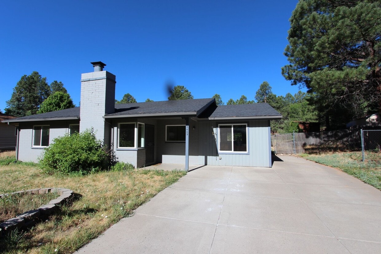 AVAILABLE NOW! 3-Bedroom Home in Bow and ... - AVAILABLE NOW!  3-Bedroom Home in Bow and ...