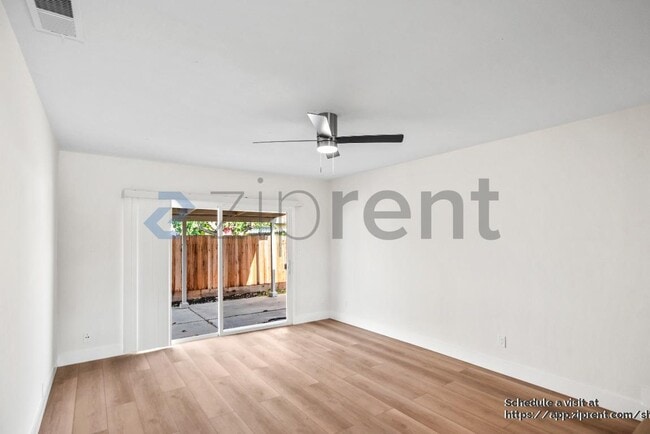 Building Photo - 451 Helen Ave