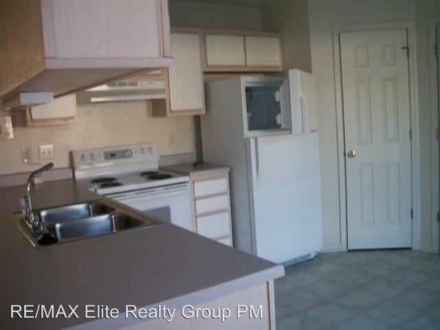 Building Photo - 2 br, 2.5 bath House - 223 Winners Circle S