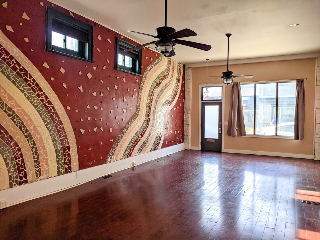 Studio apartment #1st floor - 4812 Hatfield St