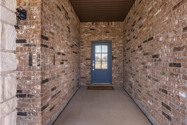 Building Photo - 1208 Yancy St