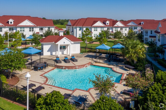 Building Photo - Summer House Apartments