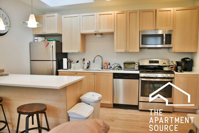 Foto del edificio - 631 W Arlington Pl