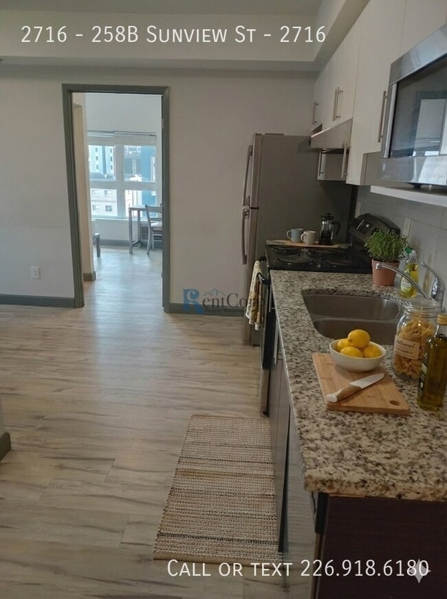 Photo du bâtiment - 258B-258B Sunview St