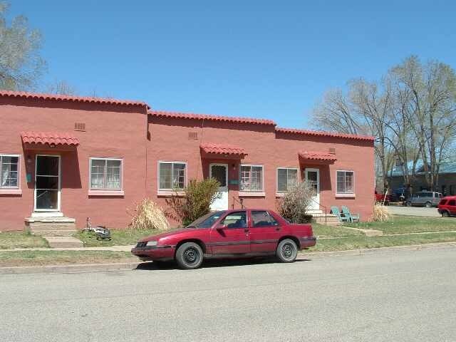 Primary Photo - 122 E 1st St