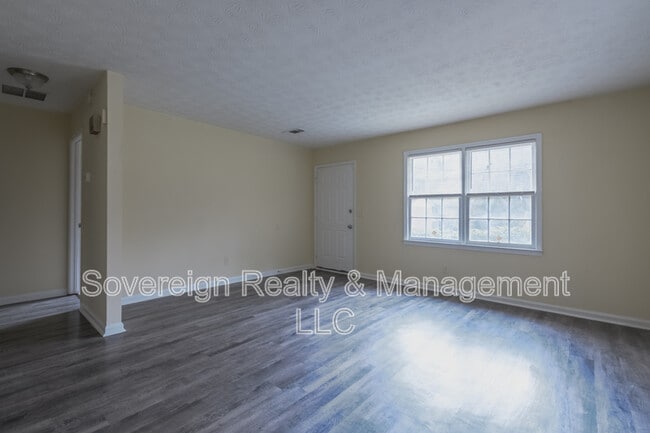 Foto del edificio - 355 Haymarket Ln