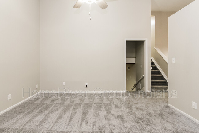 Building Photo - 105 Meadow Creek S Dr