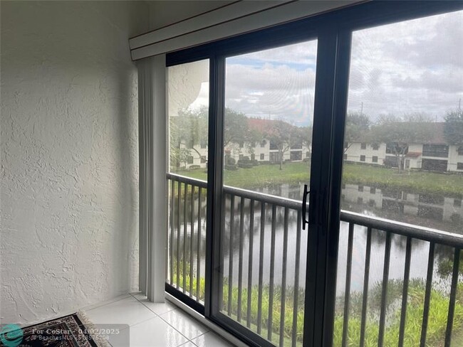 Building Photo - 5153 Floria Dr
