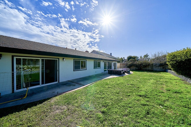 Building Photo - 6231 Lochvale Dr