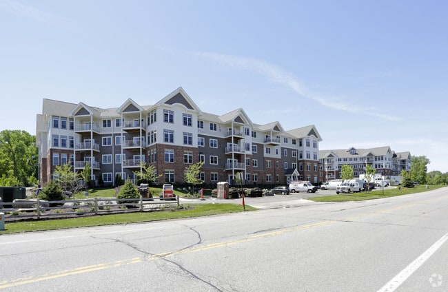 Applewood Pointe Senior Cooperative