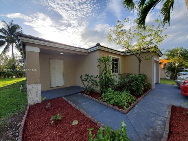 Building Photo - 2458 SW 106th Ave
