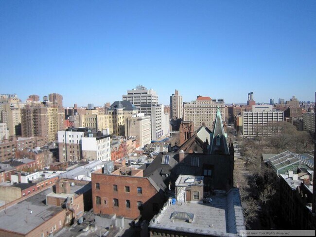 Building Photo - 145 E 16th St