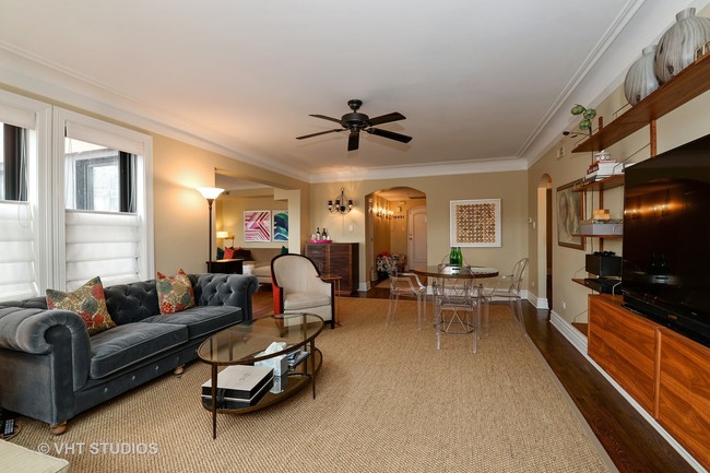 Foto del edificio - 433 W Briar Pl