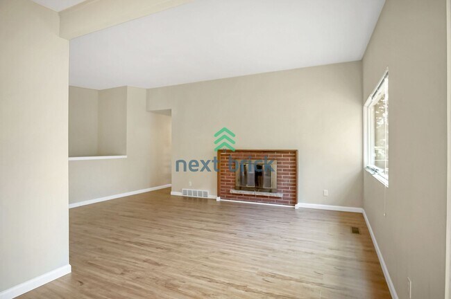 Foto del edificio - Charming 4 Bed 2 Bath Single Family for Re...