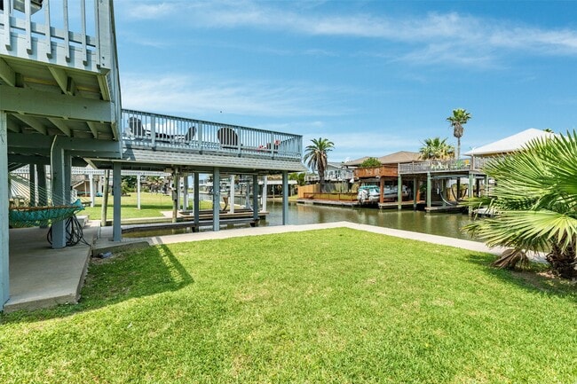Building Photo - 16614 Bermuda Way