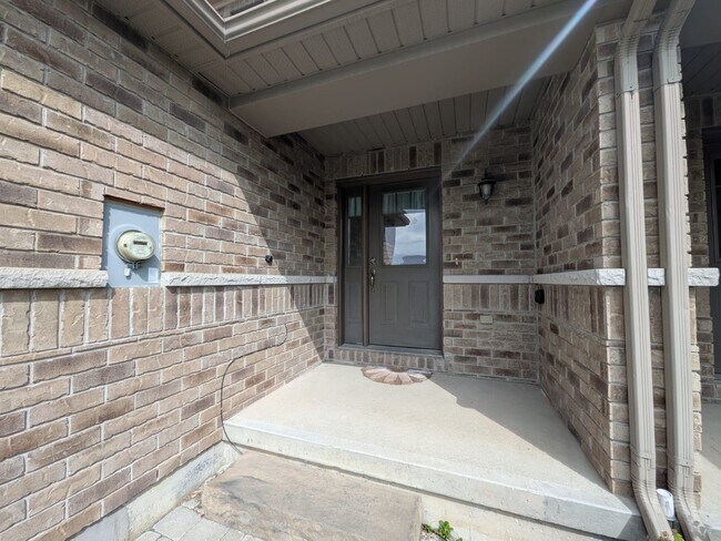 Building Photo - 4 Princeton Pl
