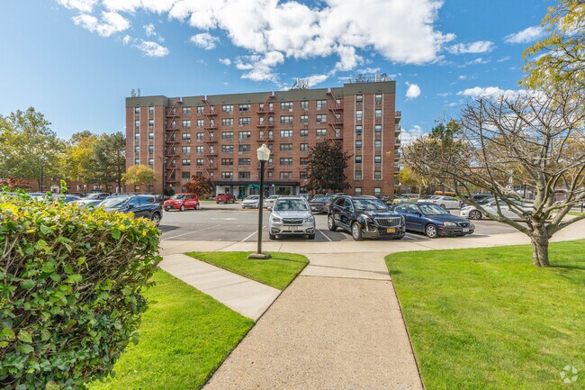 Foto del edificio - 84-09 155th Ave