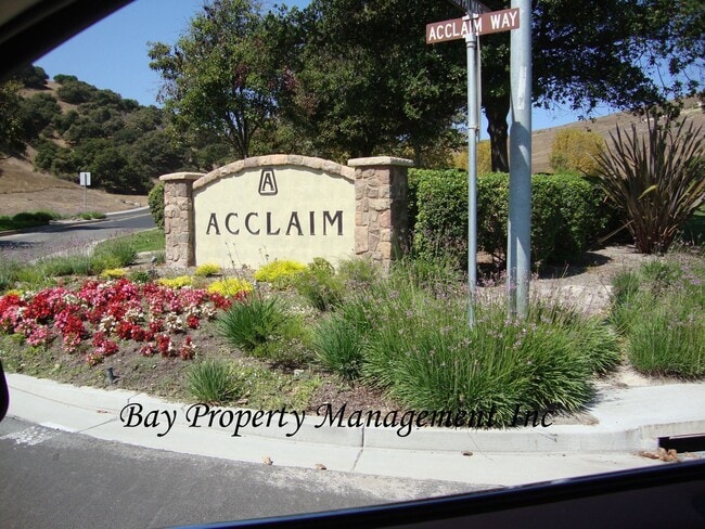 Foto del edificio - ** Now offered at a lower rent!  Las Palmas II: A Luxurious 4 Bedroom Home in the Acclaim Community