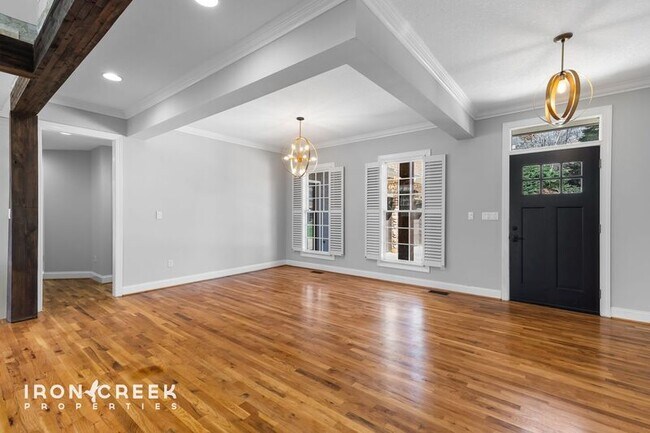 Foto del edificio - 1904 Bearberry Ln