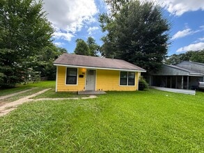 Building Photo - 5325 Sussex Ave