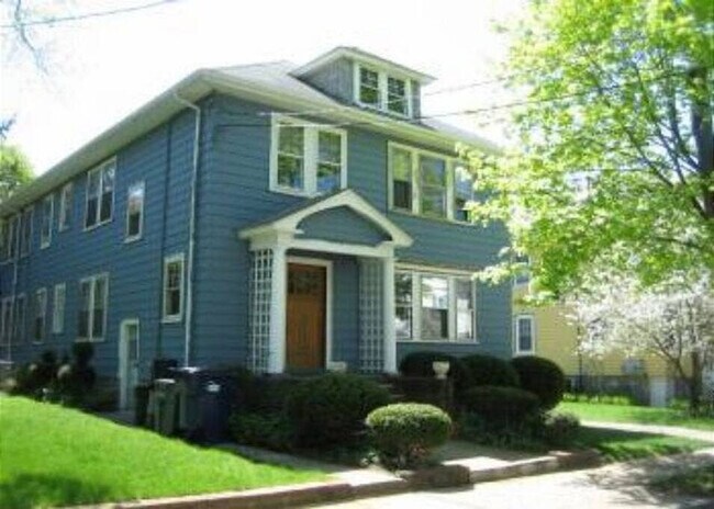 Building Photo - 25 Alameda Rd