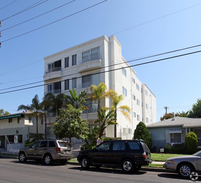 Primary Photo - 1414 S Saltair Ave