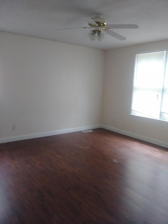 Foto del edificio - 6876 Yadkinville Rd.