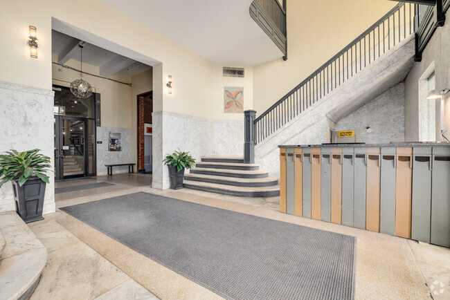 Concierge - West Lofts Apartments