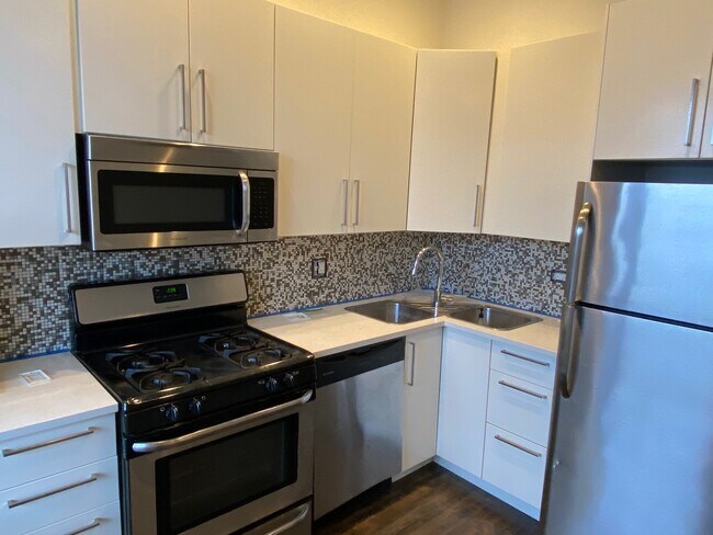 Foto del edificio - 1646 W Olive Ave