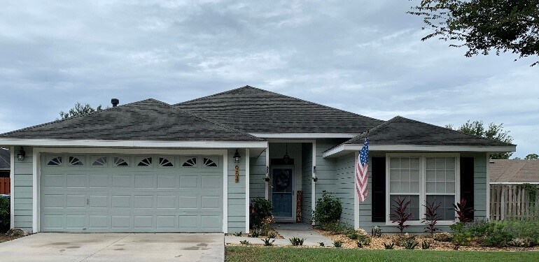 Foto principal - 954 NW 254th Dr