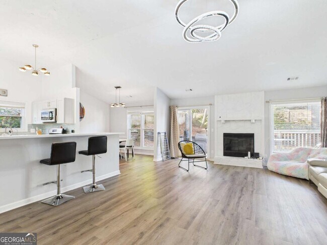 Foto del edificio - 4060 Brooks Bridge Crossing