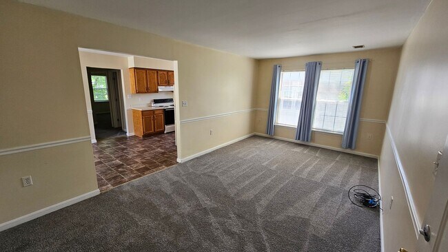 Foto del edificio - 349 Woodpoint Ave