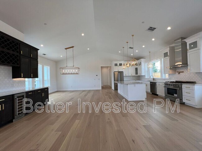 Foto del edificio - 4579 Lambert Dr