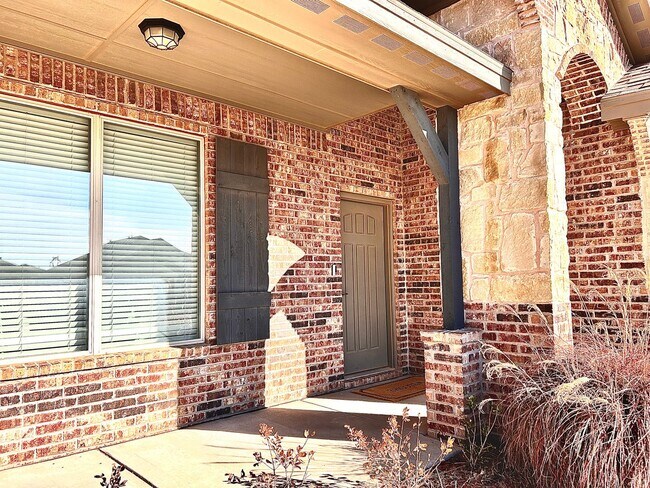Foto del edificio - 3 bedroom 2 Bathroom with office. This hom...